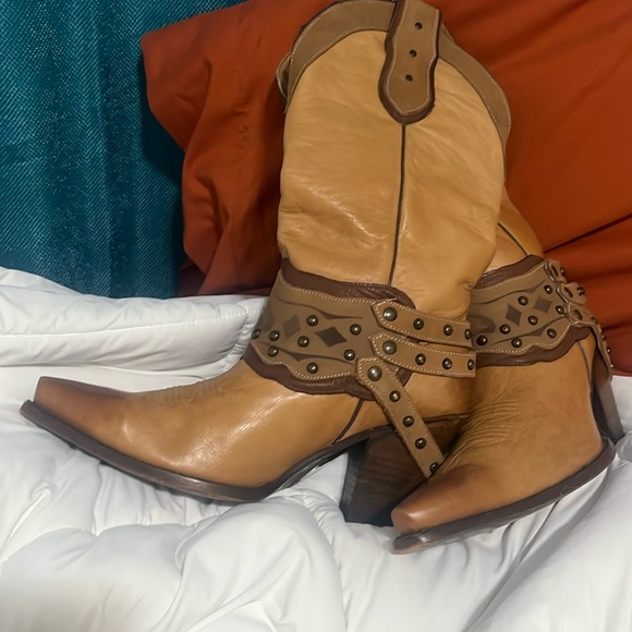 Beautiful woman’s boots, great condition - Picture 1 of 8